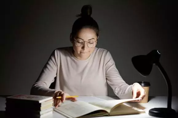 40 Contoh kalimat implikasi dalam Bahasa Indonesia © 2024 brilio.net