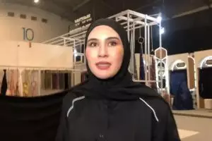 Syahnaz Sadiqah berbagi pengalaman berhijab usai menunaikan haji, akui sayang kalau dilepas