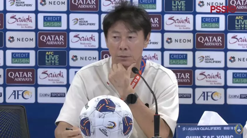 Shin Tae-yong tolak salaman dengan Bahrain © YouTube