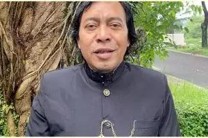 Kuasai bidang seni tapi ditempatkan di bidang pertanian, cara Komeng protes dinilai santai tapi ngena