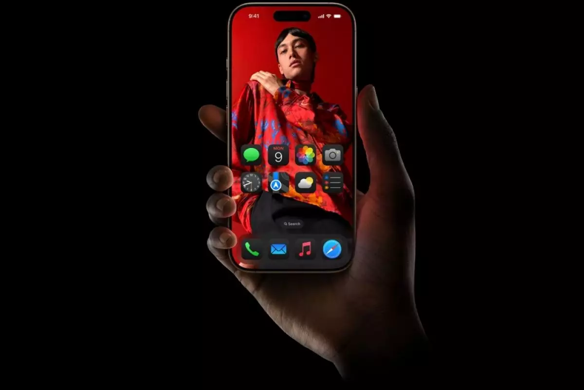 Begini cara mengubah kontrol layar kunci iPhone di iOS 18