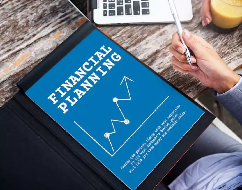 Strategi prioritizing keuangan ala Kaluna di Home Sweet Loan freepik.com