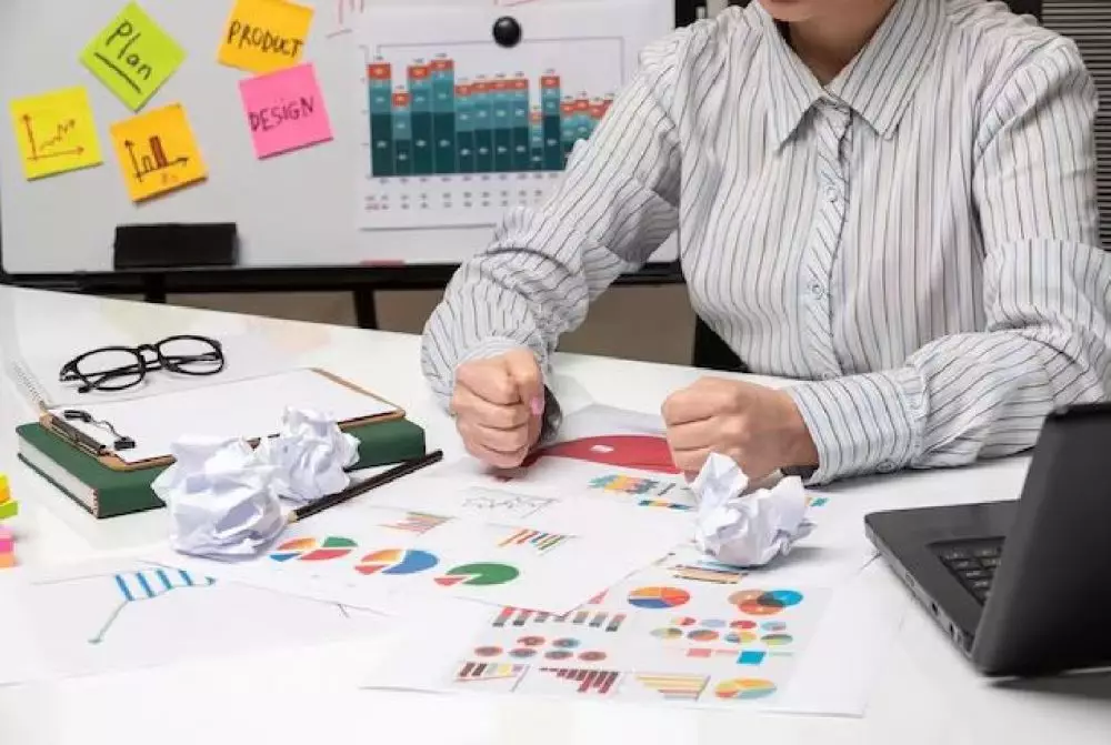 Strategi prioritizing keuangan ala Kaluna di Home Sweet Loan freepik.com