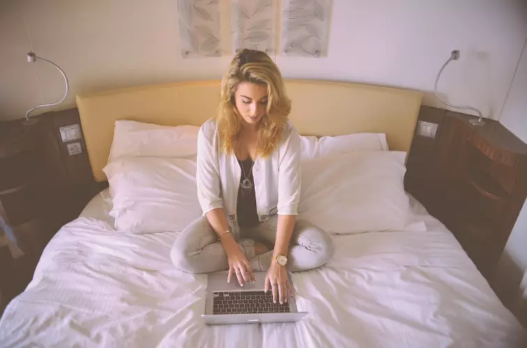 7 rutinitas kocak pekerja kantoran © 2024 brilio.net