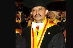 Raih rekor muri usai lulus doktor kurang dari 2 tahun, begini cara Hafizurrachman raih gelar S3 UGM