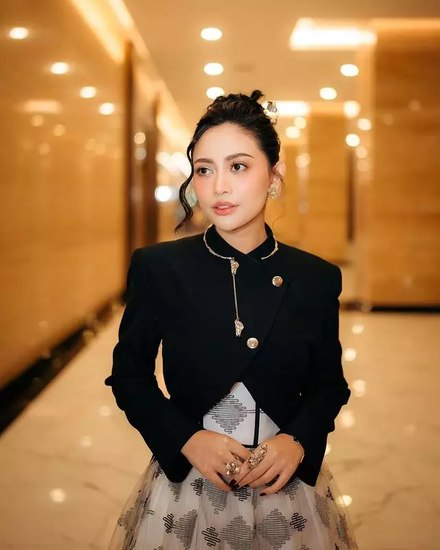 seleb jadi generasi sandwich © 2024 brilio.net seleb jadi generasi sandwich © 2024 brilio.net