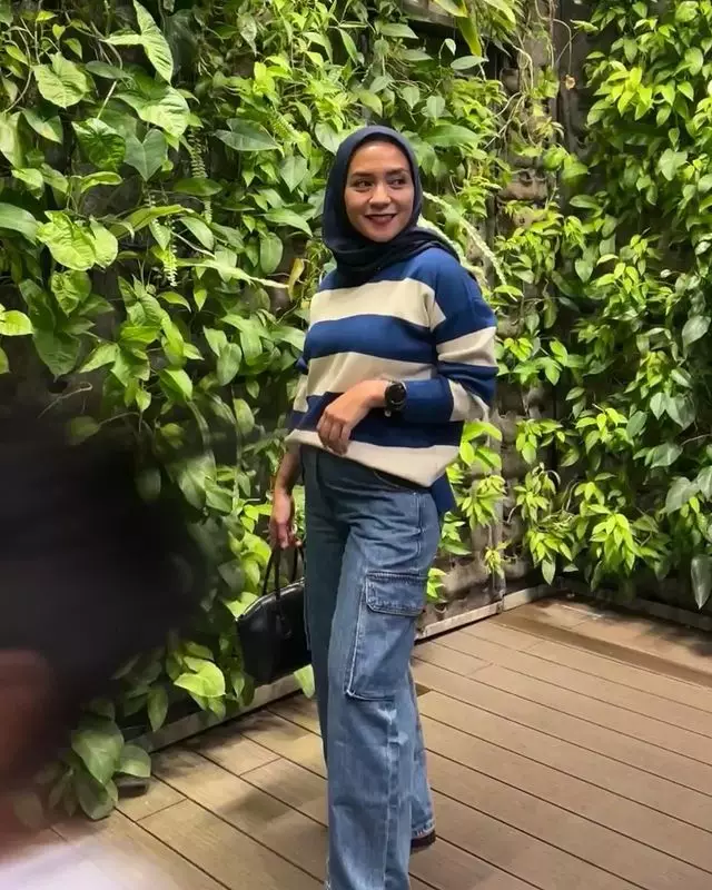 seleb jadi generasi sandwich © 2024 brilio.net seleb jadi generasi sandwich © 2024 brilio.net