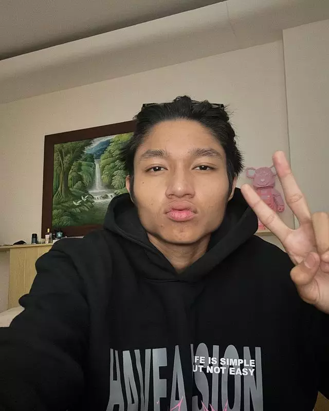 seleb jadi generasi sandwich © 2024 brilio.net seleb jadi generasi sandwich © 2024 brilio.net