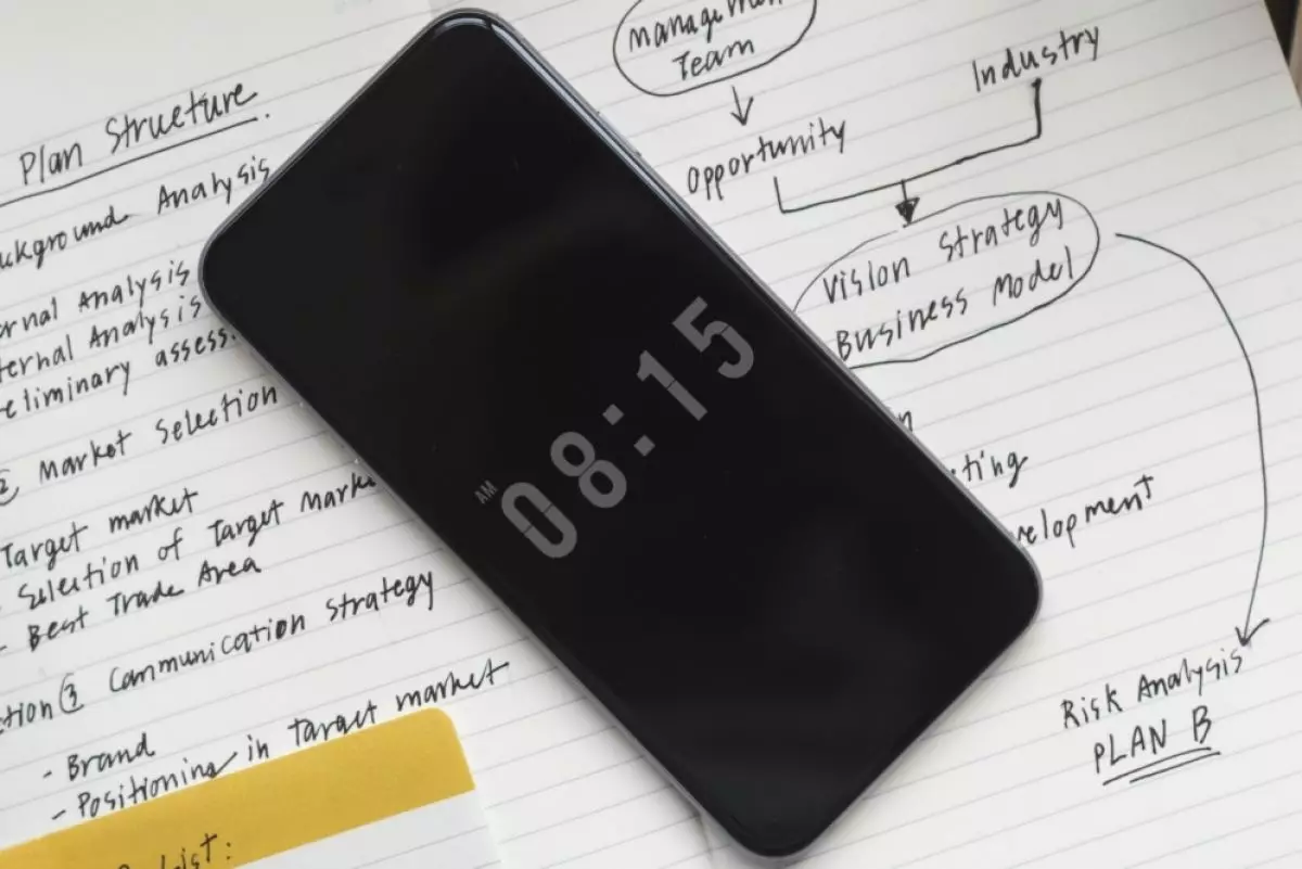 Cara memperbaiki tampilan waktu yang salah di ponsel Android biar tidak mengganggu rutinitas harian