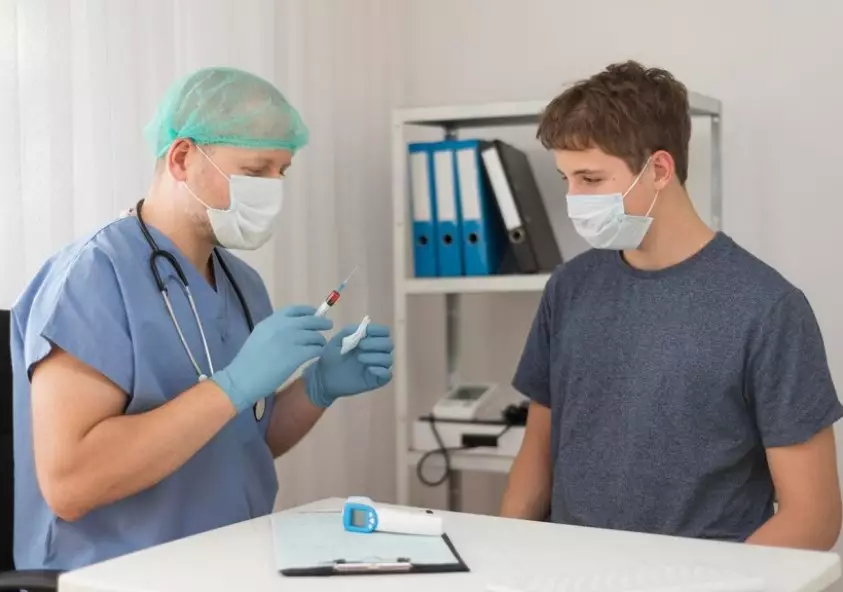 7 cara mengurangi risiko saat berdekatan dengan penderita © 2024 brilio.net