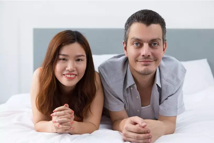 cara mengurangi risiko saat berdekatan dengan penderita © 2024 brilio.net