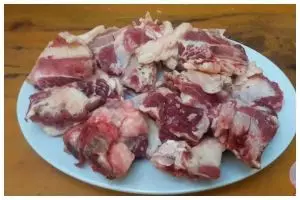 Trik mudah merebus iga sapi agar empuk dan bebas bau cuma pakai 1 bahan dapur