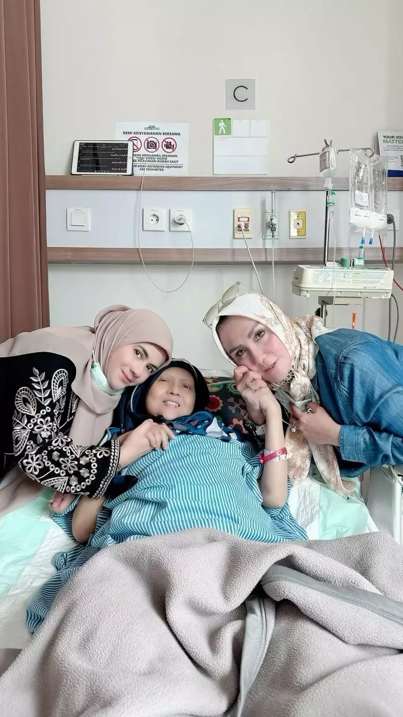 kondisi Dina Mariana pilu © Instagram kondisi Dina Mariana pilu © Instagram