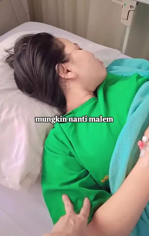Momen cewek nanyain pesan dari Jefri Nichol © 2024 brilio.net Momen cewek nanyain pesan dari Jefri Nichol © 2024 brilio.net