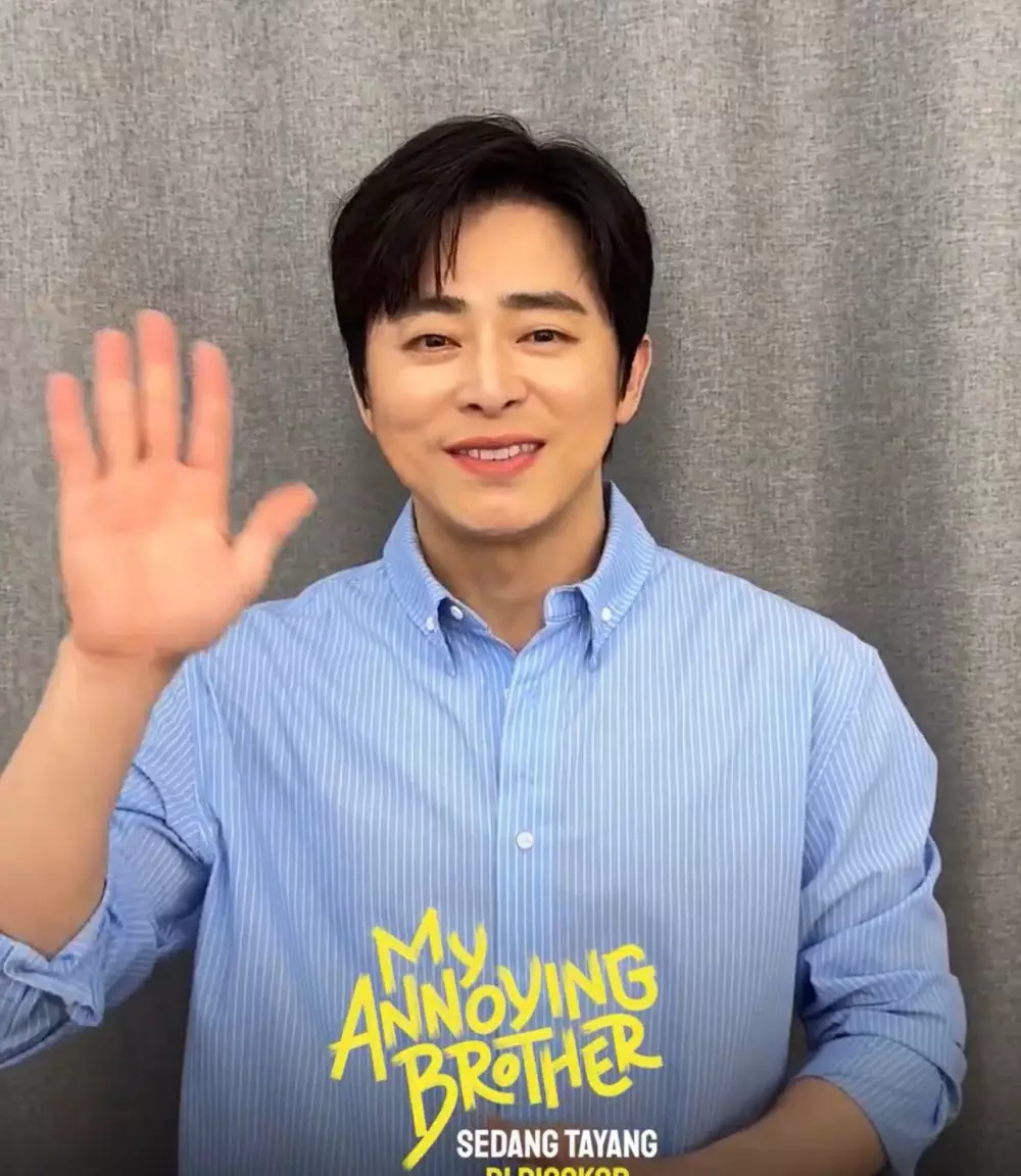 Cho Jungseok dukung film My Annoying Brother © 2024 brilio.net Cho Jungseok dukung film My Annoying Brother © 2024 brilio.net