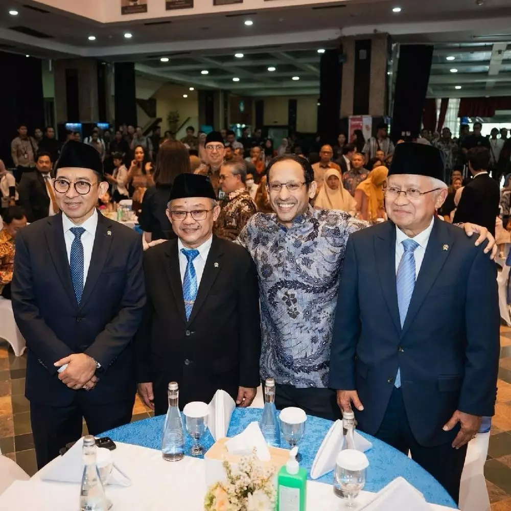 kebijakan baru pendidikan dasar di Indonesia Instagram