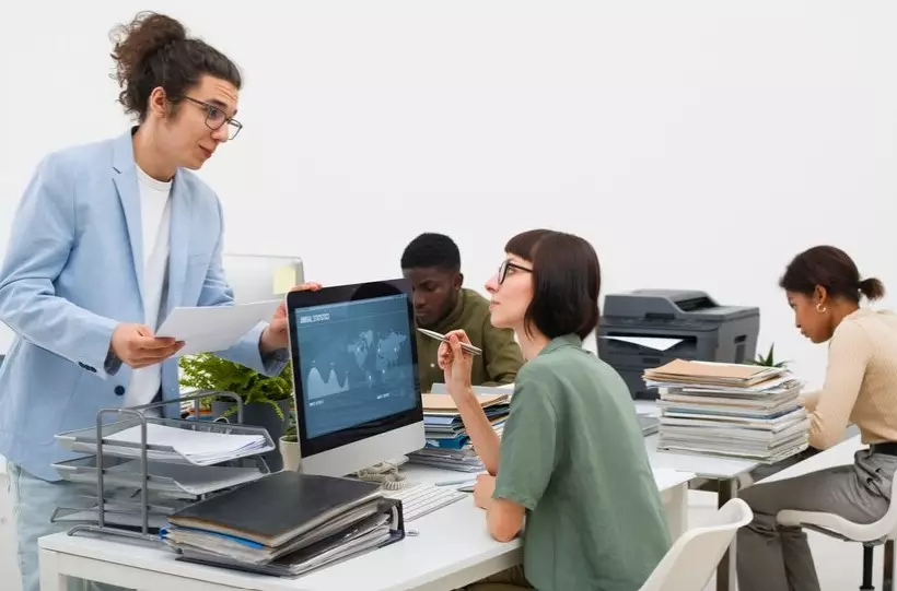 keterampilan yang harus dimiliki karyawan kantoran © 2024 brilio.net