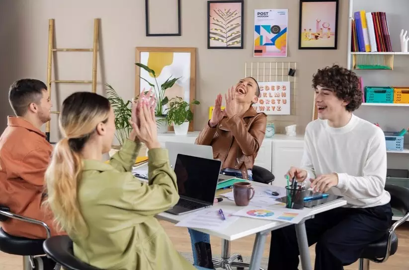 keterampilan yang harus dimiliki karyawan kantoran © 2024 brilio.net