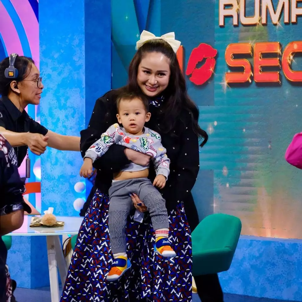 denise chariesta menyesal dulu kontroversial © 2024 Instagram