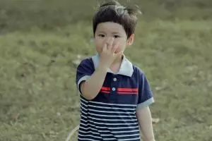 [KUIS] Kamu suka ngupil pakai jari telunjuk atau kelingking? Ungkap sisi unik kepribadianmu di sini