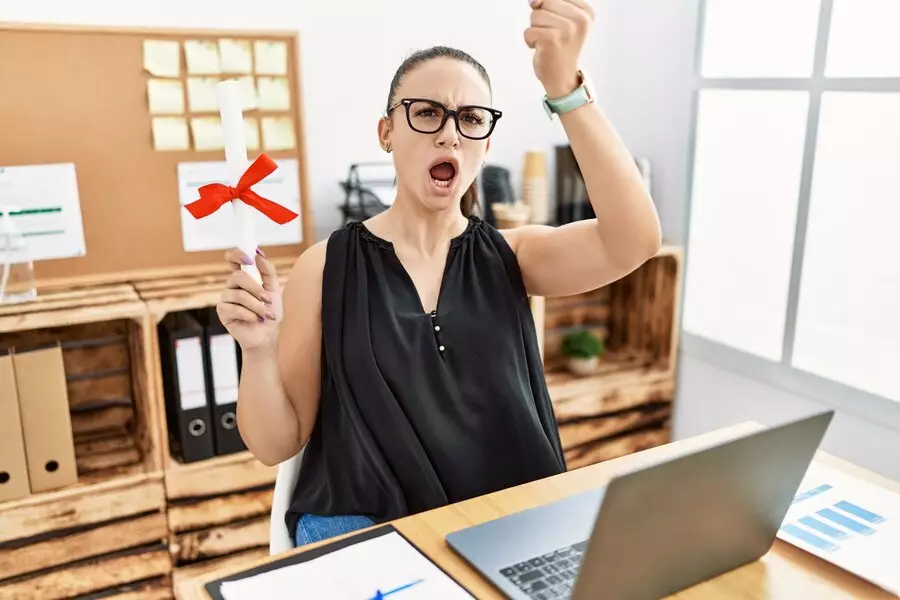 Toxic  positivity yang sering terjadi di kantor © 2024 freepik.com Toxic  positivity yang sering terjadi di kantor © 2024 freepik.com