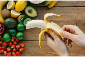 [KUIS] Berdasarkan tempat kamu biasa beli buah ini ungkap momen apes saat mengupas kulit buah