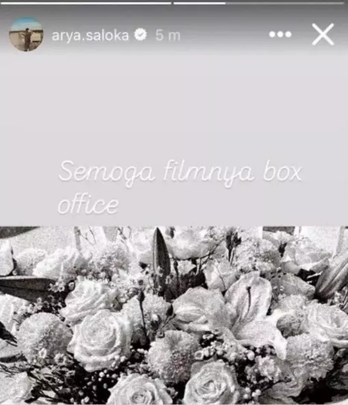 Amanda Manopo pamer hadiah buket bunga © Instagram  Amanda Manopo pamer hadiah buket bunga © Instagram