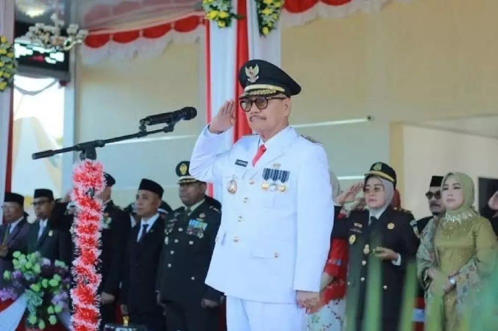 Pencopotan camat Baito Berbagai sumber