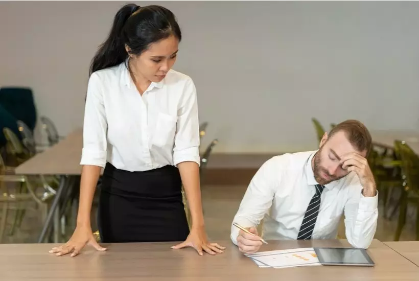 Tanda kamu terlalu perfeksionis © 2024 brilio.net Tanda kamu terlalu perfeksionis © 2024 brilio.net