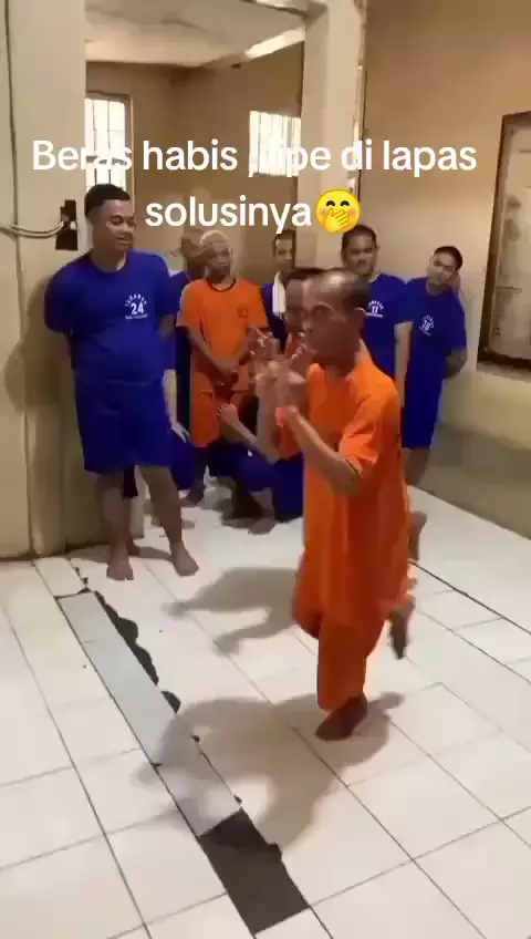 aksi Gunawan Sadbor santai joget di dalam sel © 2024 TikTok aksi Gunawan Sadbor santai joget di dalam sel © 2024 TikTok