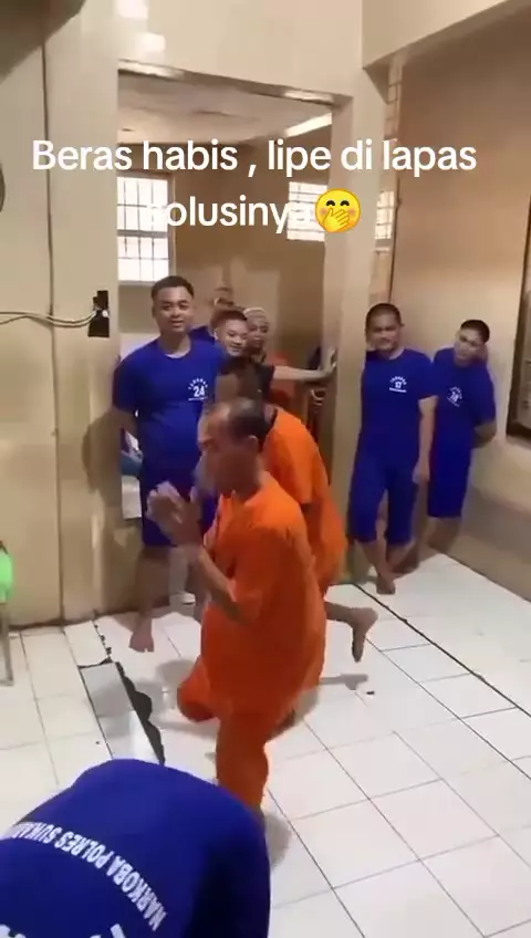 aksi Gunawan Sadbor santai joget di dalam sel © 2024 TikTok aksi Gunawan Sadbor santai joget di dalam sel © 2024 TikTok