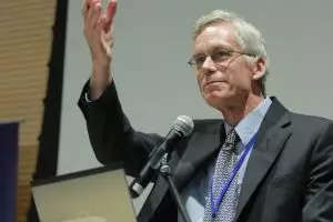 Permintaan Peter Carey pada tim dosen UGM usai heboh kasus dugaan plagiat buku sejarah miliknya