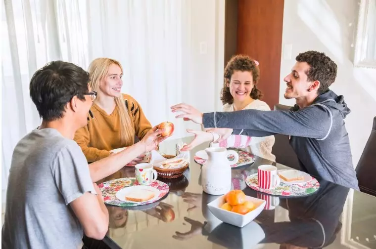 8 Mitos cicak jatuh © 2024 brilio.net