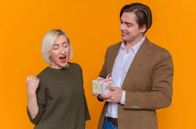 fakta menarik di balik mitos air minum tumpah © 2024 brilio.net