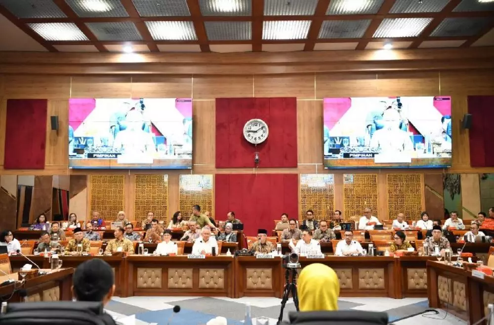 Mendikti saintek perjuangkan kenaikan gaji dosen kemendikbud.go.id