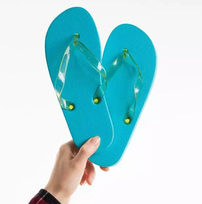 mitos seputar sendal jepit tertukar © 2024 brilio.net mitos seputar sendal jepit tertukar © 2024 brilio.net