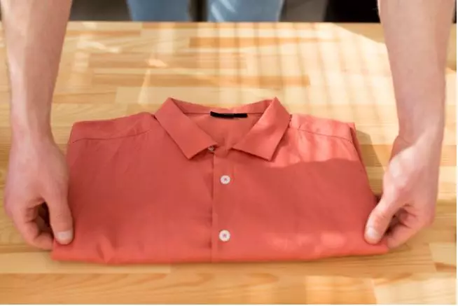 mitos kancing baju terlepas © 2024 brilio.net