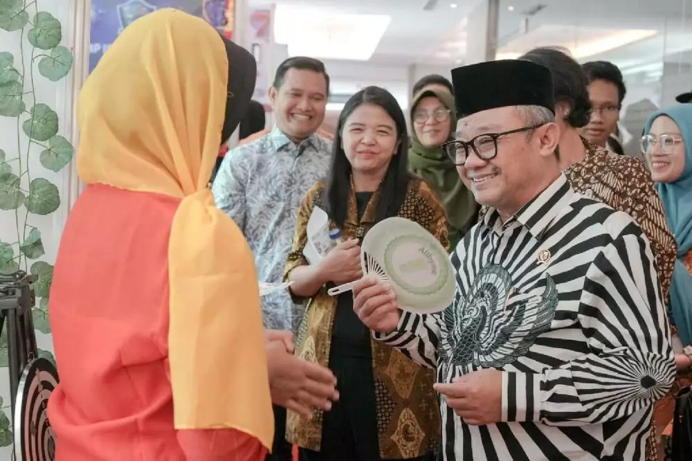 siasat Mendikdasmen distribusi guru Instagram