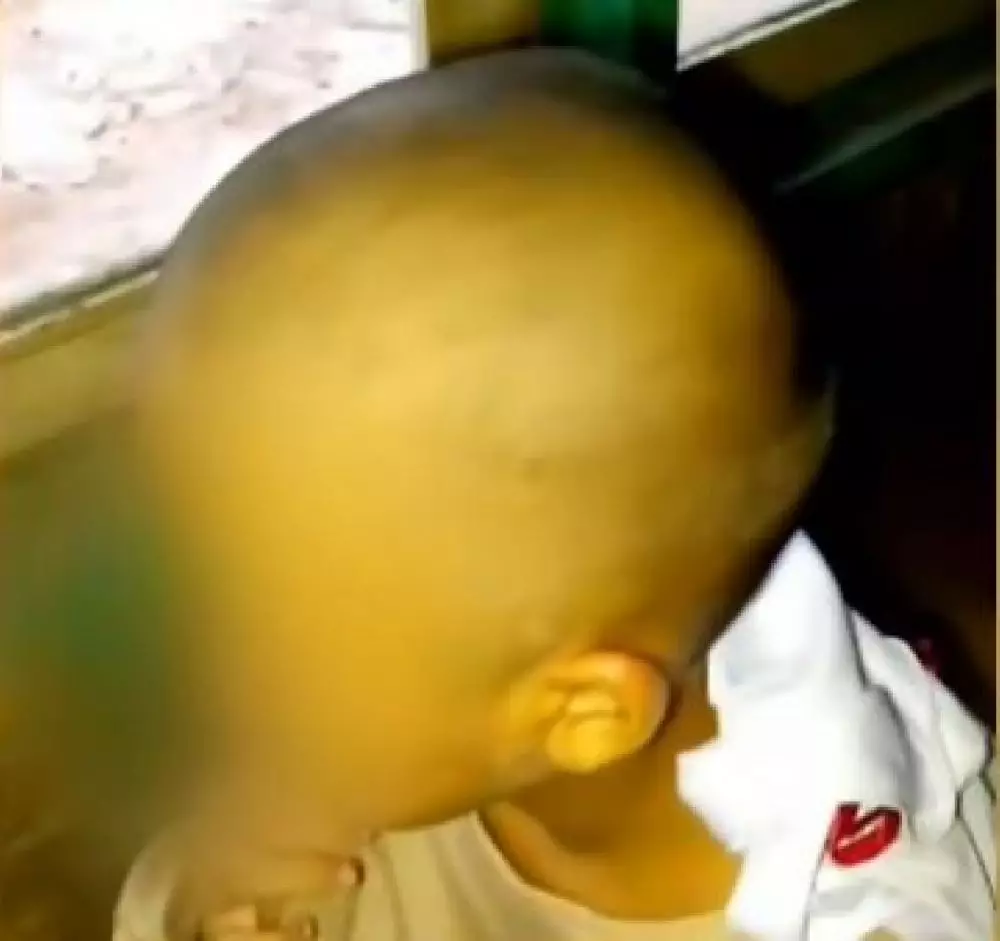 siswi digunduli gurunya Berbagai sumber