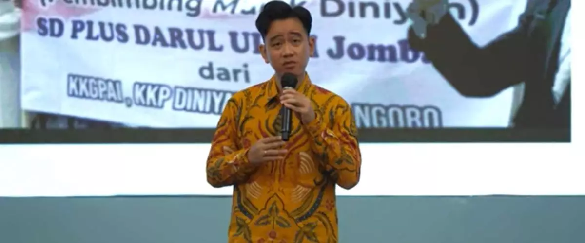 Jalan pintas Gibran atasi perundungan siswa dan kriminalisasi guru