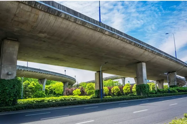 12 aturan berkendara di jalan tol yang wajib diketahui © 2024 brilio.net