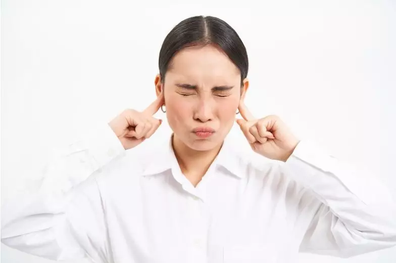 8 Mitos daun telinga panas © 2024 brilio.net