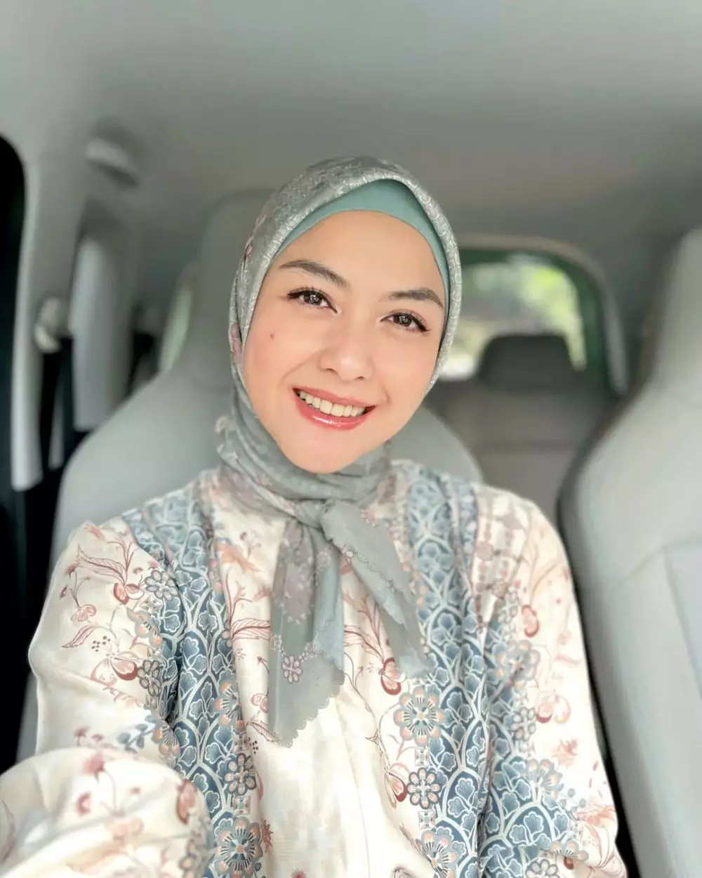 alasan revalina s temat berhijab © 2024 Instagram