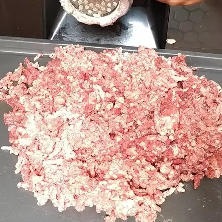 Jangan sembarang dikemas, ini trik menyimpan daging sapi giling agar tak menghitam berbulan-bulan