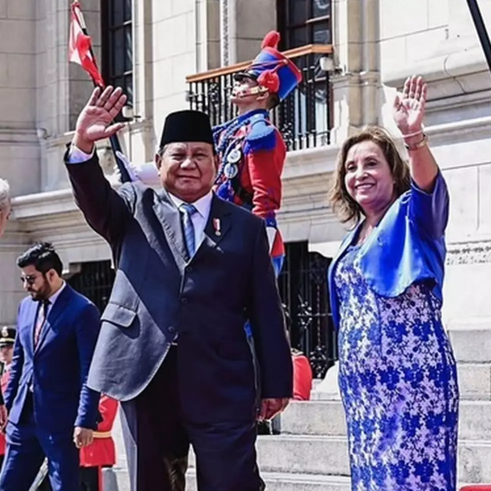 Momen Prabowo dukung Timnas lawan Jepang dari Amerika Serikat, cara nontonnya bikin salah fokus