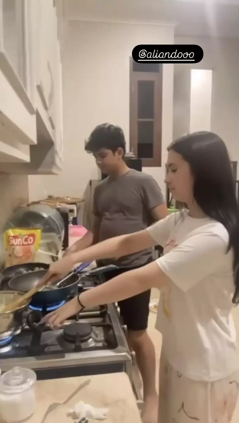 Richelle Skornicki diizinkan pacaran dengan Aliando © berbagai sumber