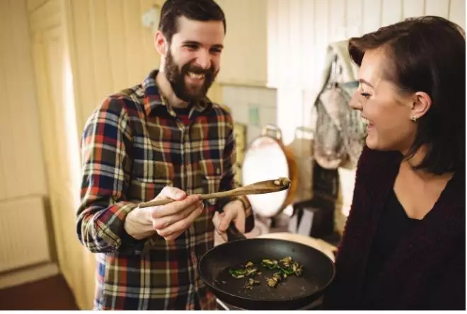 Mitos makan langsung di panci © 2024 brilio.net