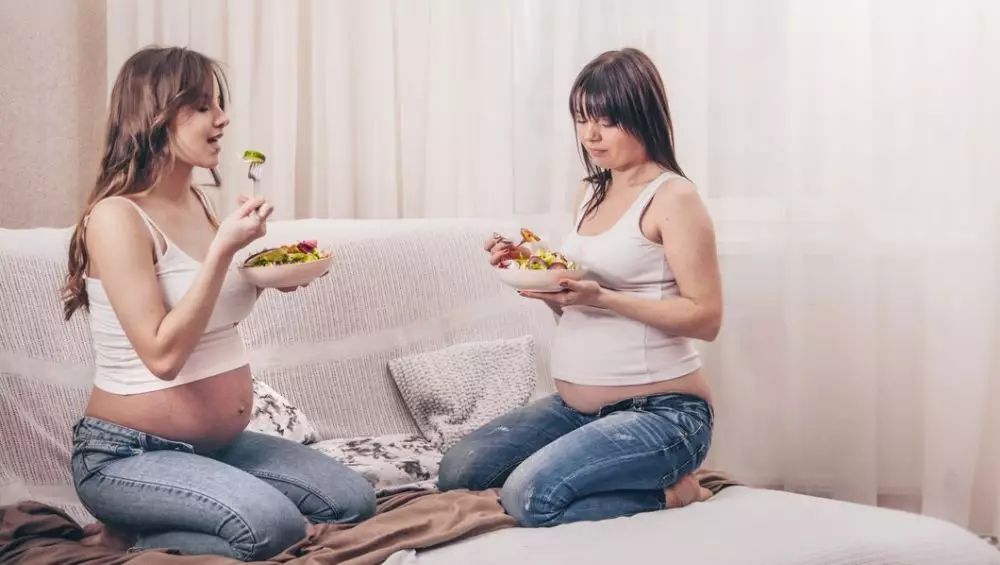 Arti larangan ibu hamil tak boleh makan pisang gandeng © 2024 freepik.com