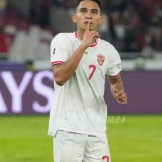 Selebrasi duduk santai Marselino Ferdinan usai cetak gol ke-2 di gawang Arab viral, ini lho maknanya © 2024 brilio.net Selebrasi duduk santai Marselino Ferdinan usai cetak gol ke-2 di gawang Arab viral, ini lho maknanya © 2024 brilio.net