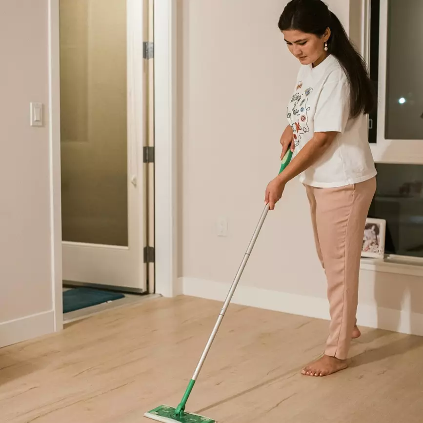 [KUIS] Seberapa potensial kamu jadi istri dilihat dari caramu mengepel lantai?